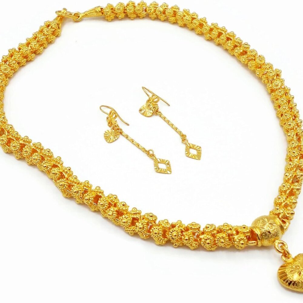 Gold Plated Heart Pendant Necklace 18" Women Jewelry Thai Baht Gold